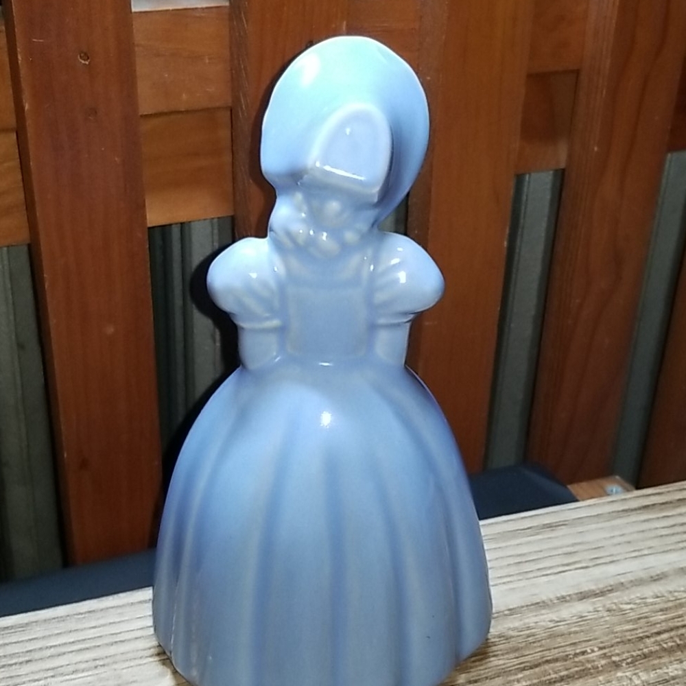 Vintage Shawnee Pottery Southern Belle Planter - Picture 4 of 7
